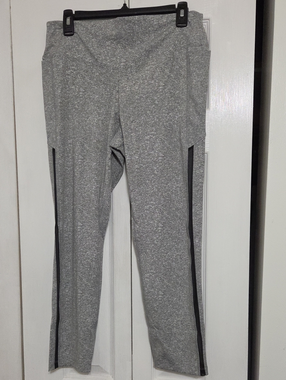 PINK VS Active Heather Gray Athletic Leggings with Black Side Mesh Panel
